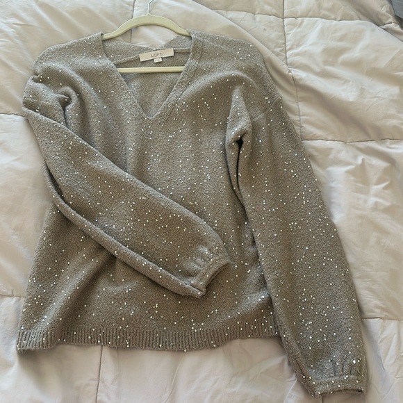 Size medium Loft long sleeve sweater - Picture 1 of 3